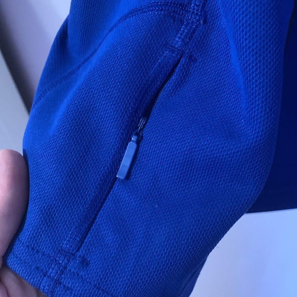 3/10$ Brooks running top - Picture 6 of 9